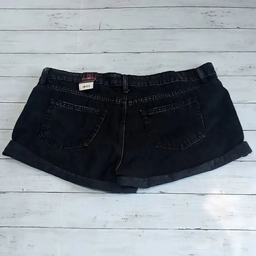 Juniors Low-Rise-Button Front Shorts - Picture 7 of 9